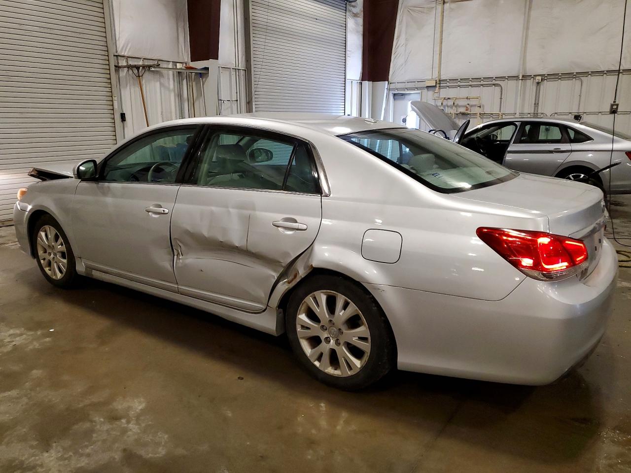 2011 Toyota Avalon Base Silver vin: 4T1BK3DB7BU400631