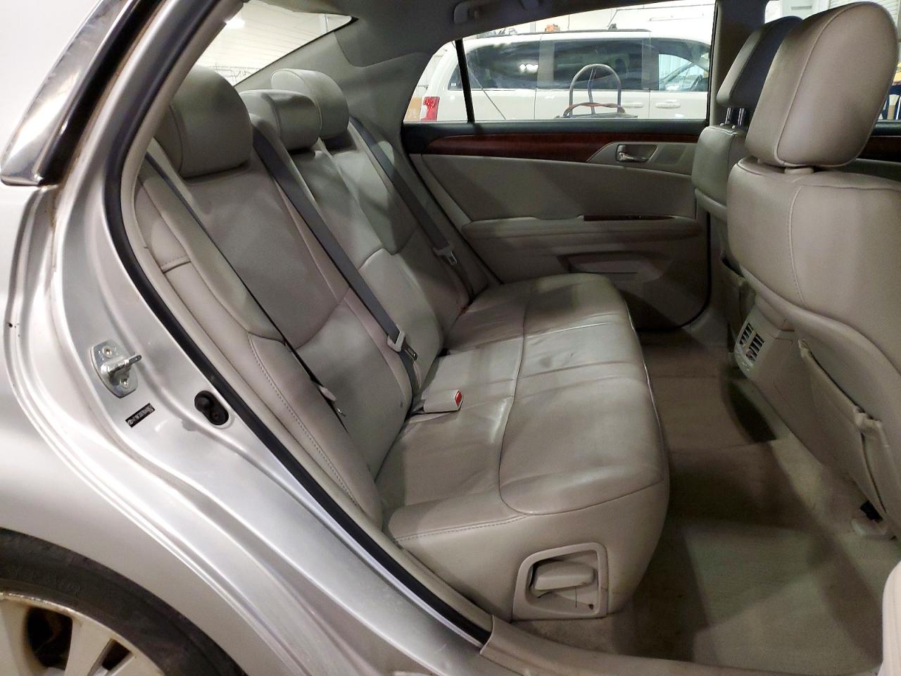 2011 Toyota Avalon Base Silver vin: 4T1BK3DB7BU400631