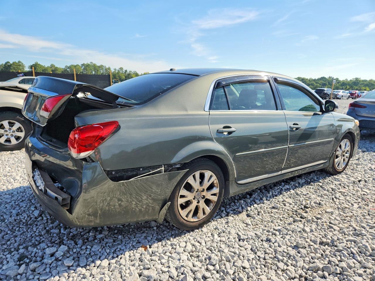 2011 Toyota Avalon Base Green vin: 4T1BK3DB7BU409037