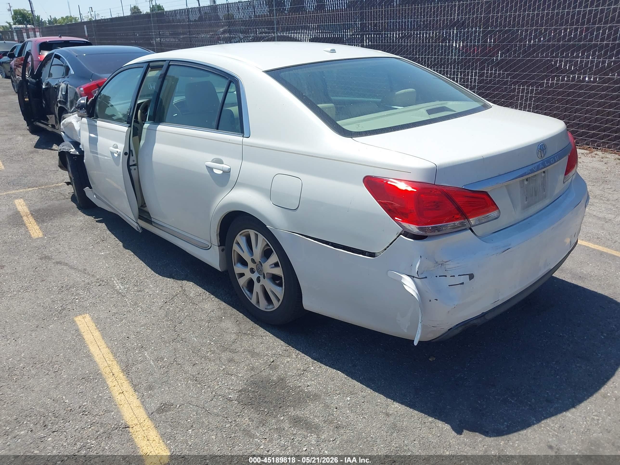 2011 Toyota Avalon   White vin: 4T1BK3DB7BU420622