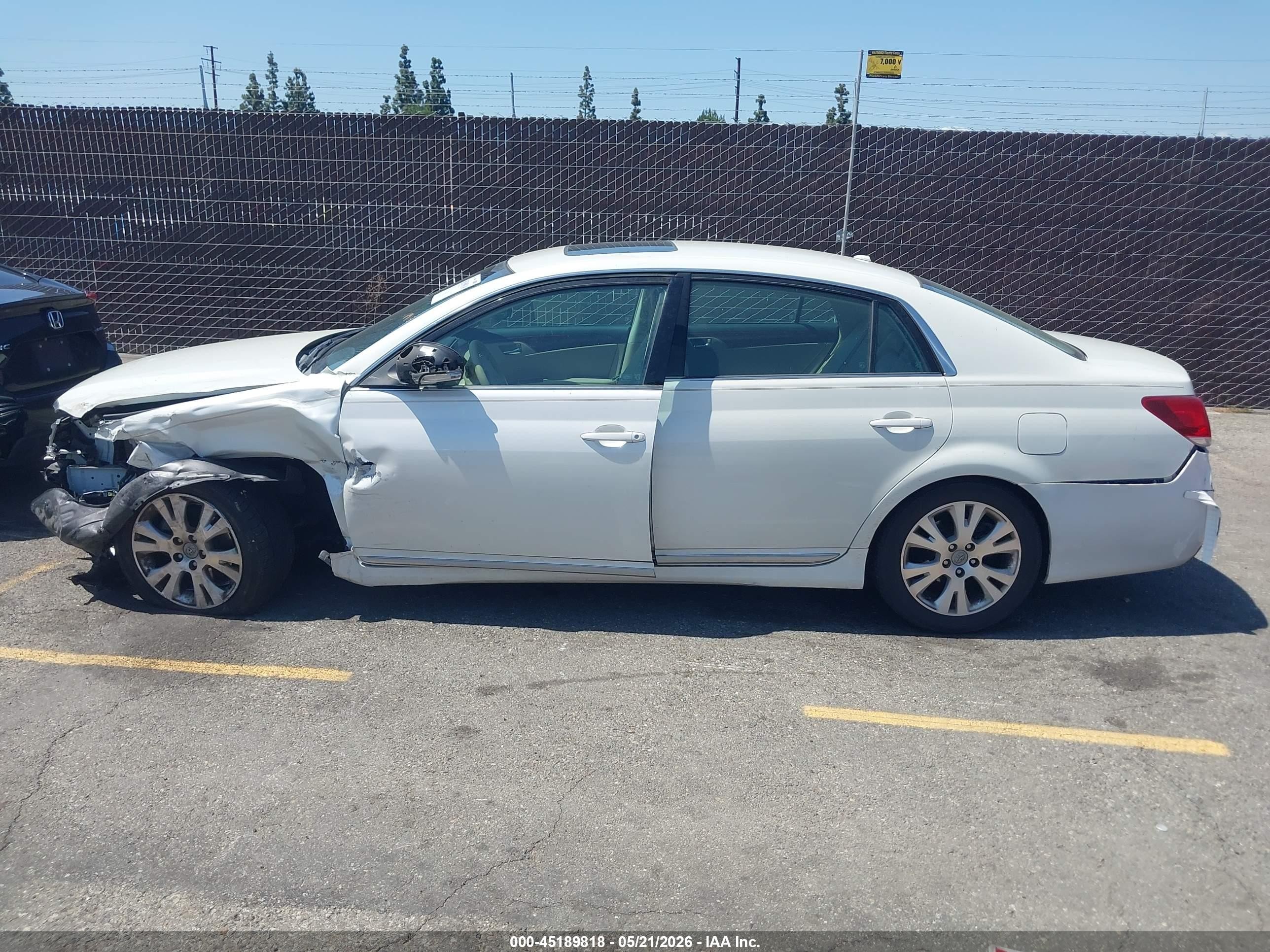 2011 Toyota Avalon   White vin: 4T1BK3DB7BU420622