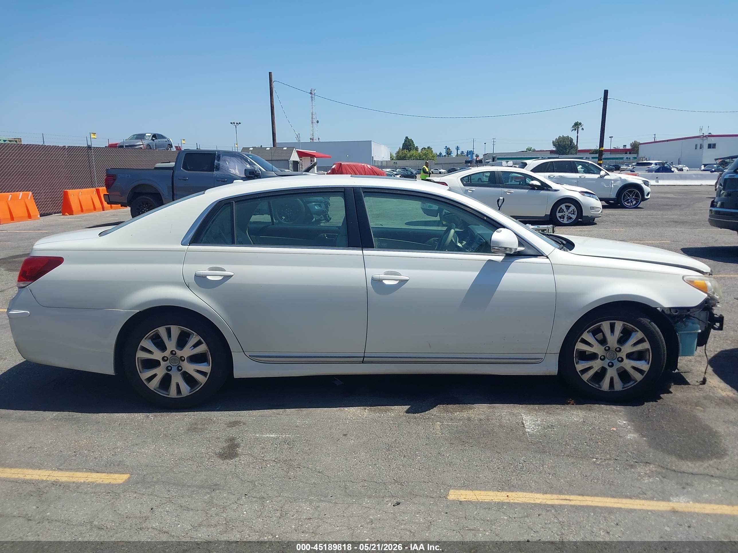 2011 Toyota Avalon   White vin: 4T1BK3DB7BU420622