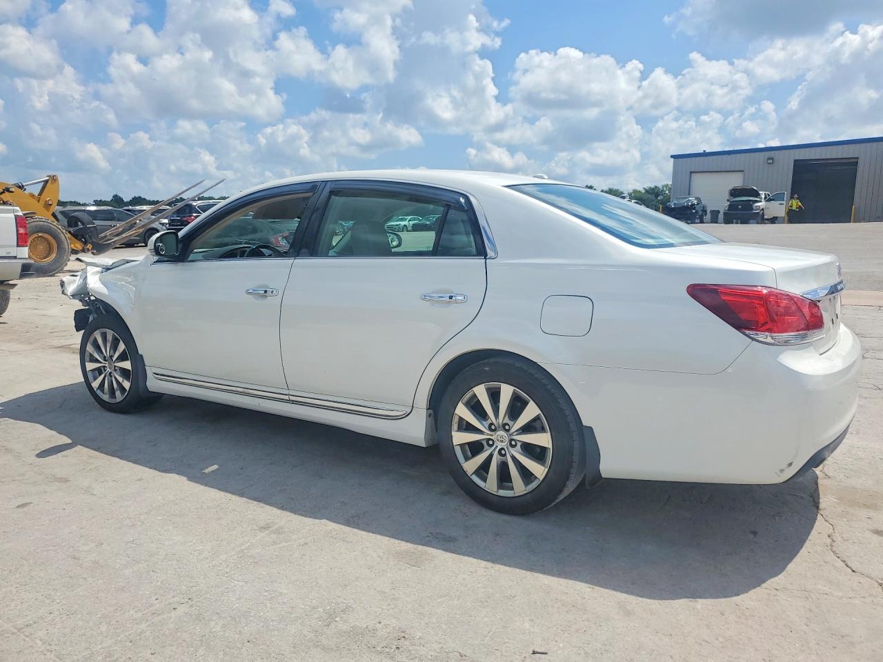 2011 Toyota Avalon Limited White vin: 4T1BK3DB7BU428705