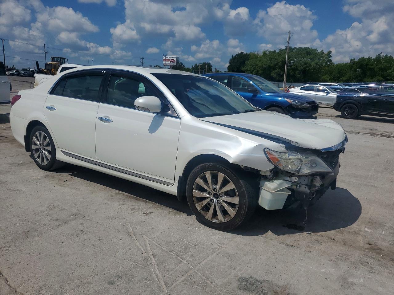 2011 Toyota Avalon Limited White vin: 4T1BK3DB7BU428705