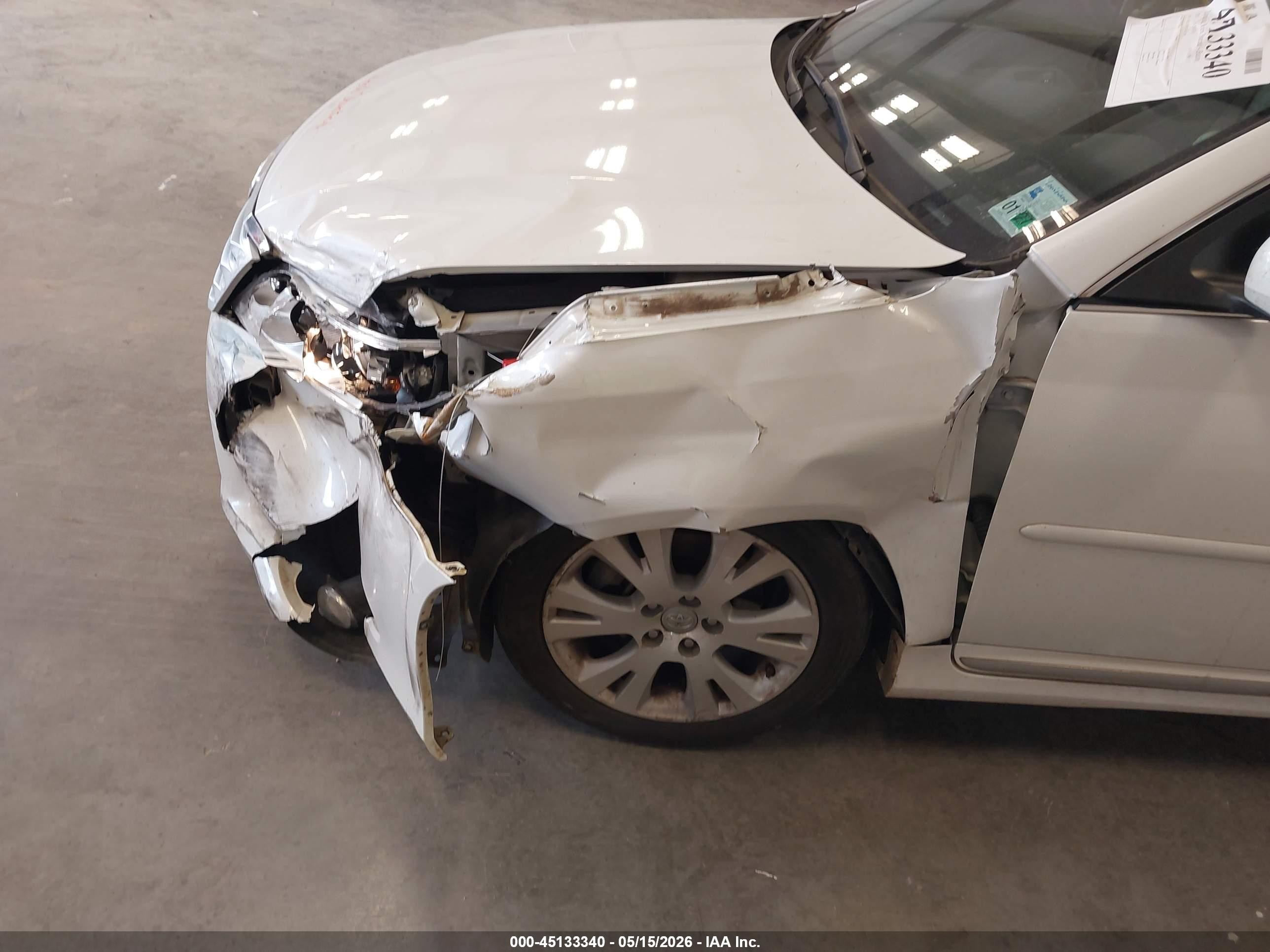 2011 Toyota Avalon   White vin: 4T1BK3DB7BU431166