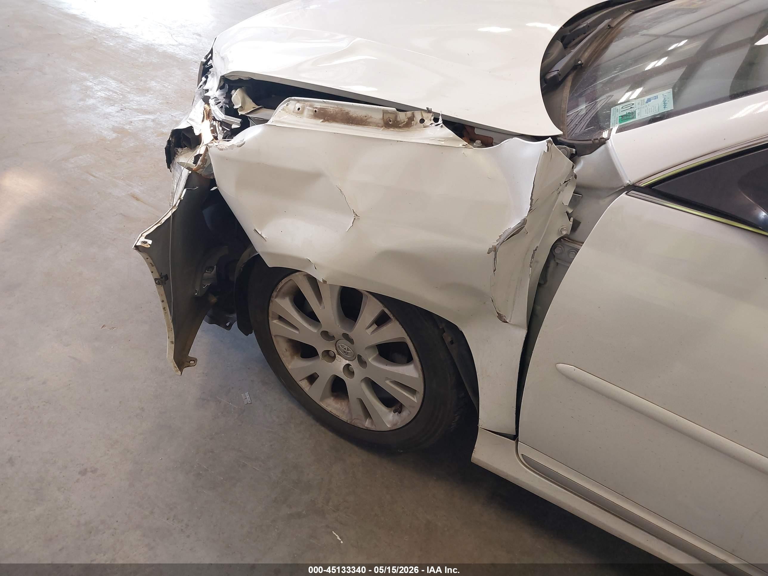 2011 Toyota Avalon   White vin: 4T1BK3DB7BU431166
