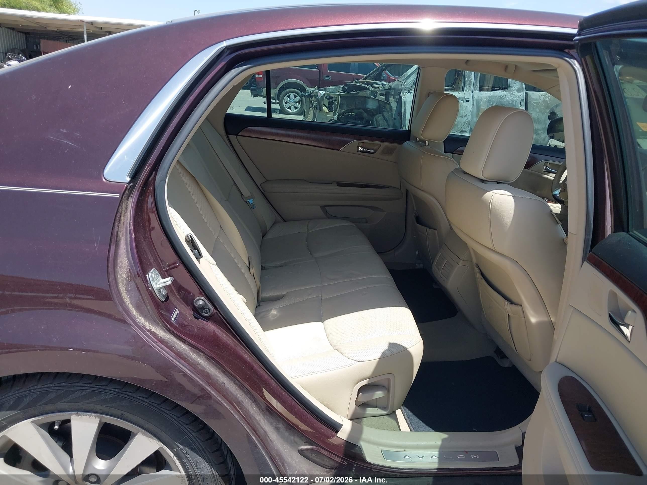 2011 Toyota Avalon Limited Burgundy vin: 4T1BK3DB7BU435184