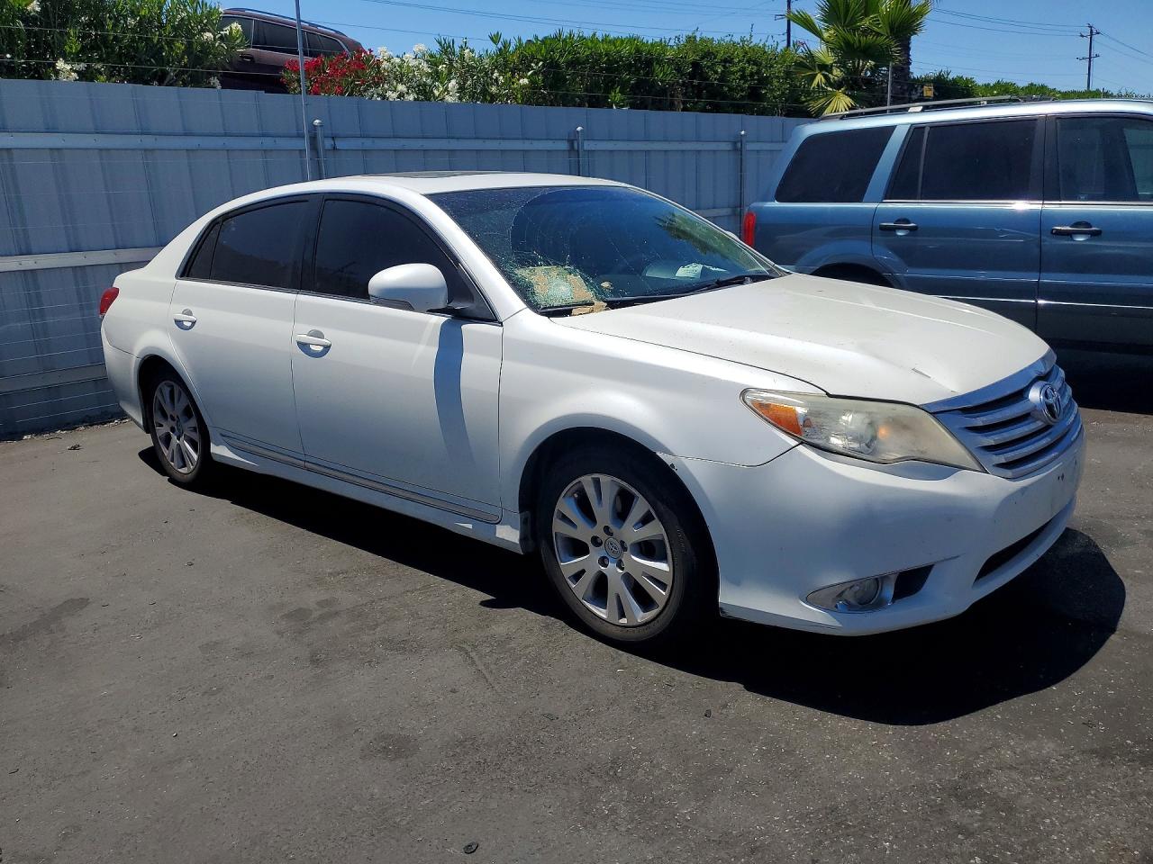 2012 Toyota Avalon Base White vin: 4T1BK3DB7CU450530