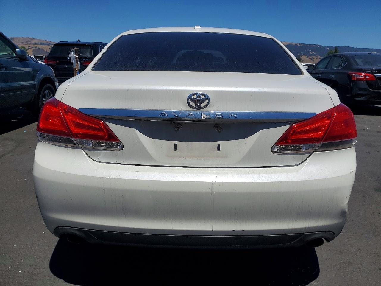 2012 Toyota Avalon Base White vin: 4T1BK3DB7CU450530