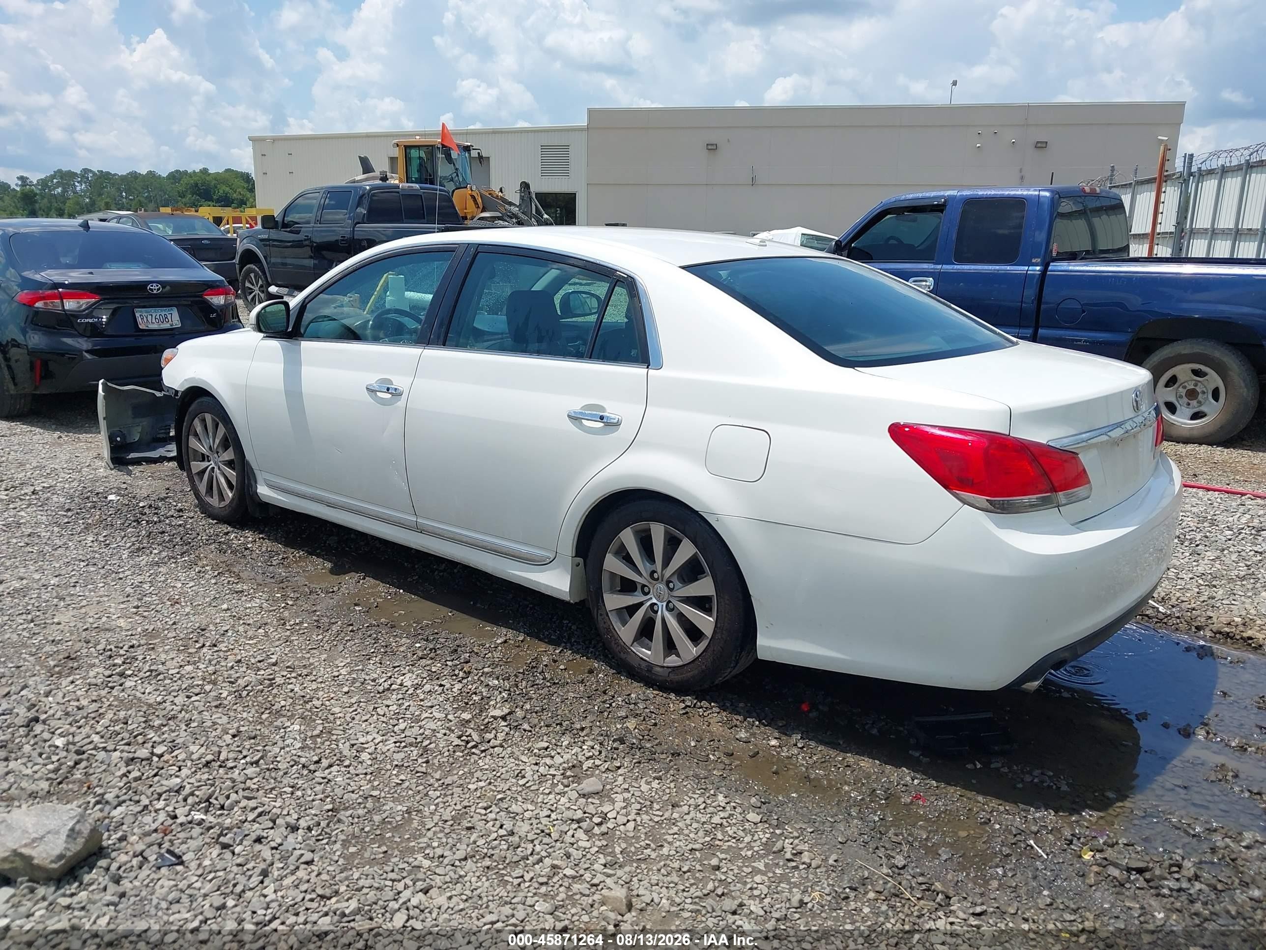 2012 Toyota Avalon Limited White vin: 4T1BK3DB7CU468526