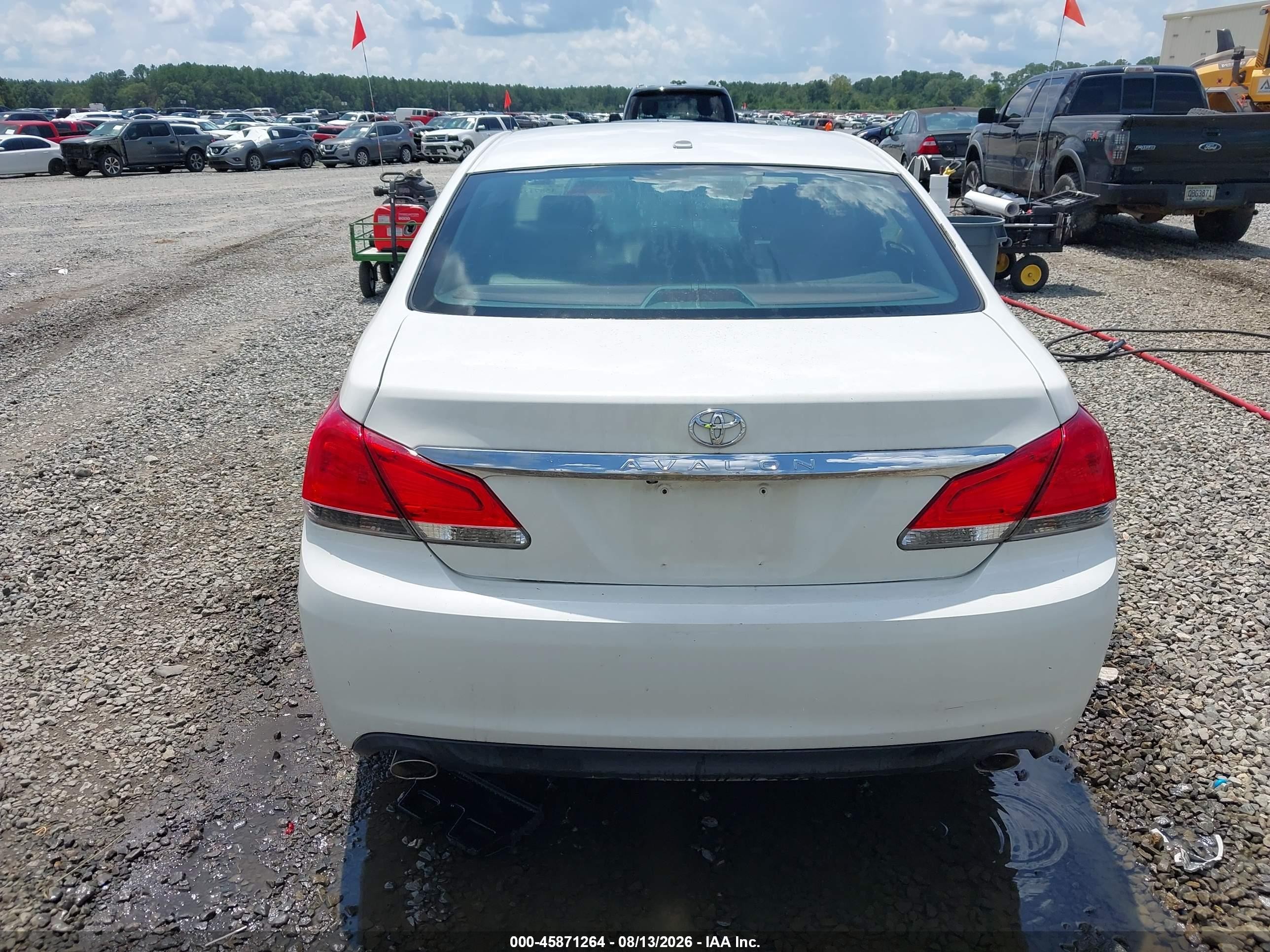 2012 Toyota Avalon Limited White vin: 4T1BK3DB7CU468526