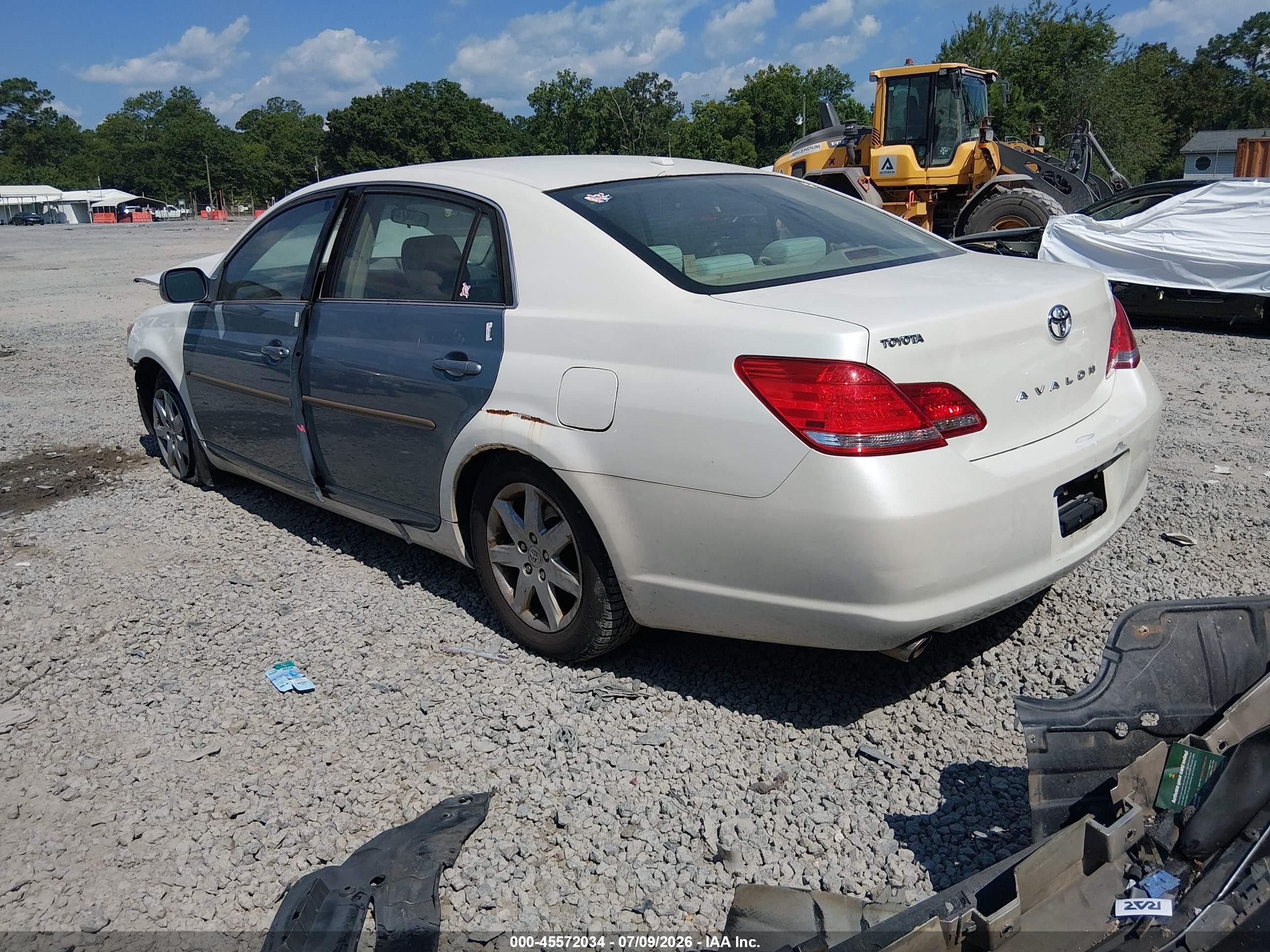 2010 Toyota Avalon Xl White vin: 4T1BK3DB8AU360915