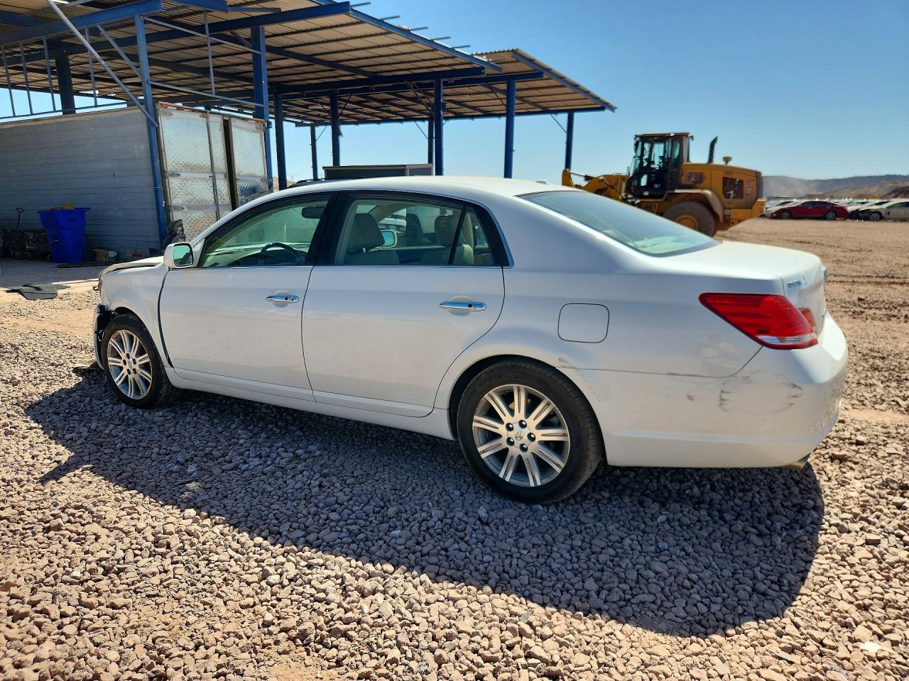 2010 Toyota Avalon Limited White vin: 4T1BK3DB8AU362678
