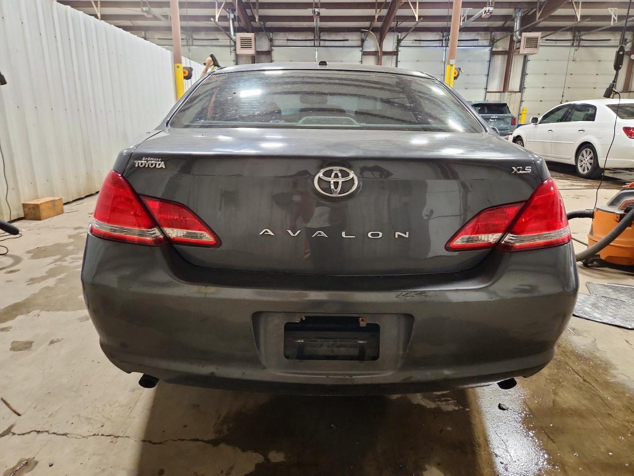 2010 Toyota Avalon Xls Charcoal vin: 4T1BK3DB8AU365127