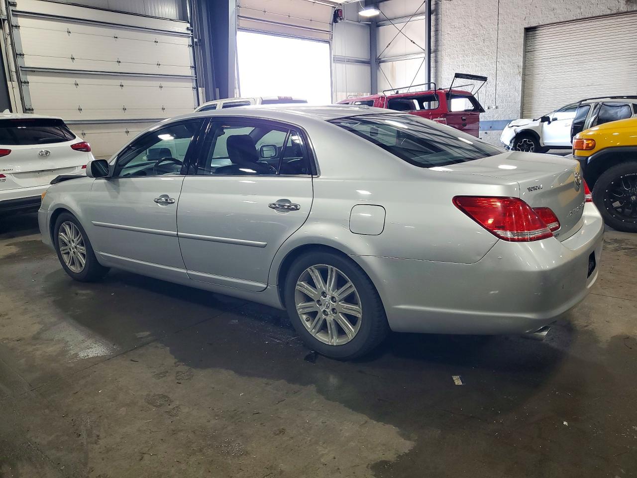 2010 Toyota Avalon Limited Silver vin: 4T1BK3DB8AU369078