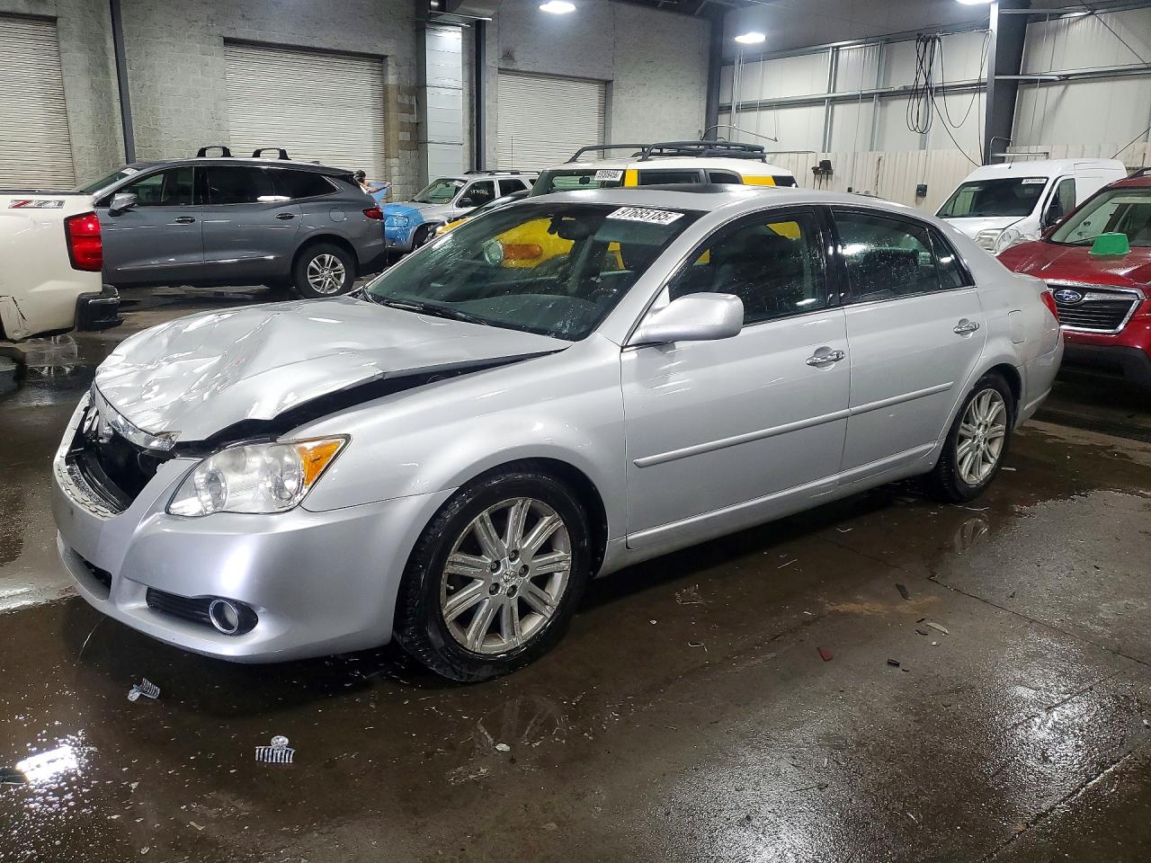 2010 Toyota Avalon Limited Серебряный vin: 4T1BK3DB8AU369078