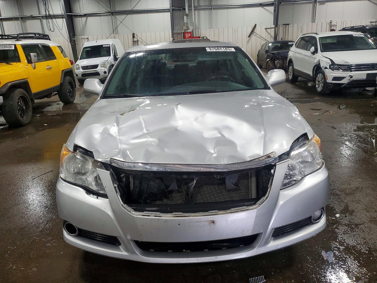 2010 Toyota Avalon Limited Silver vin: 4T1BK3DB8AU369078