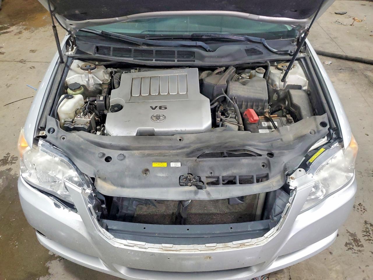2010 Toyota Avalon Limited Silver vin: 4T1BK3DB8AU369078