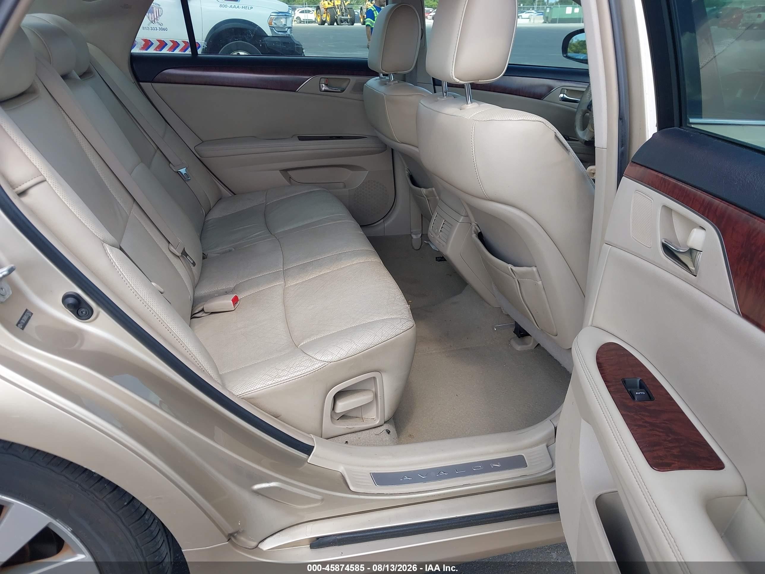 2011 Toyota Avalon Limited Золотой vin: 4T1BK3DB8BU376629
