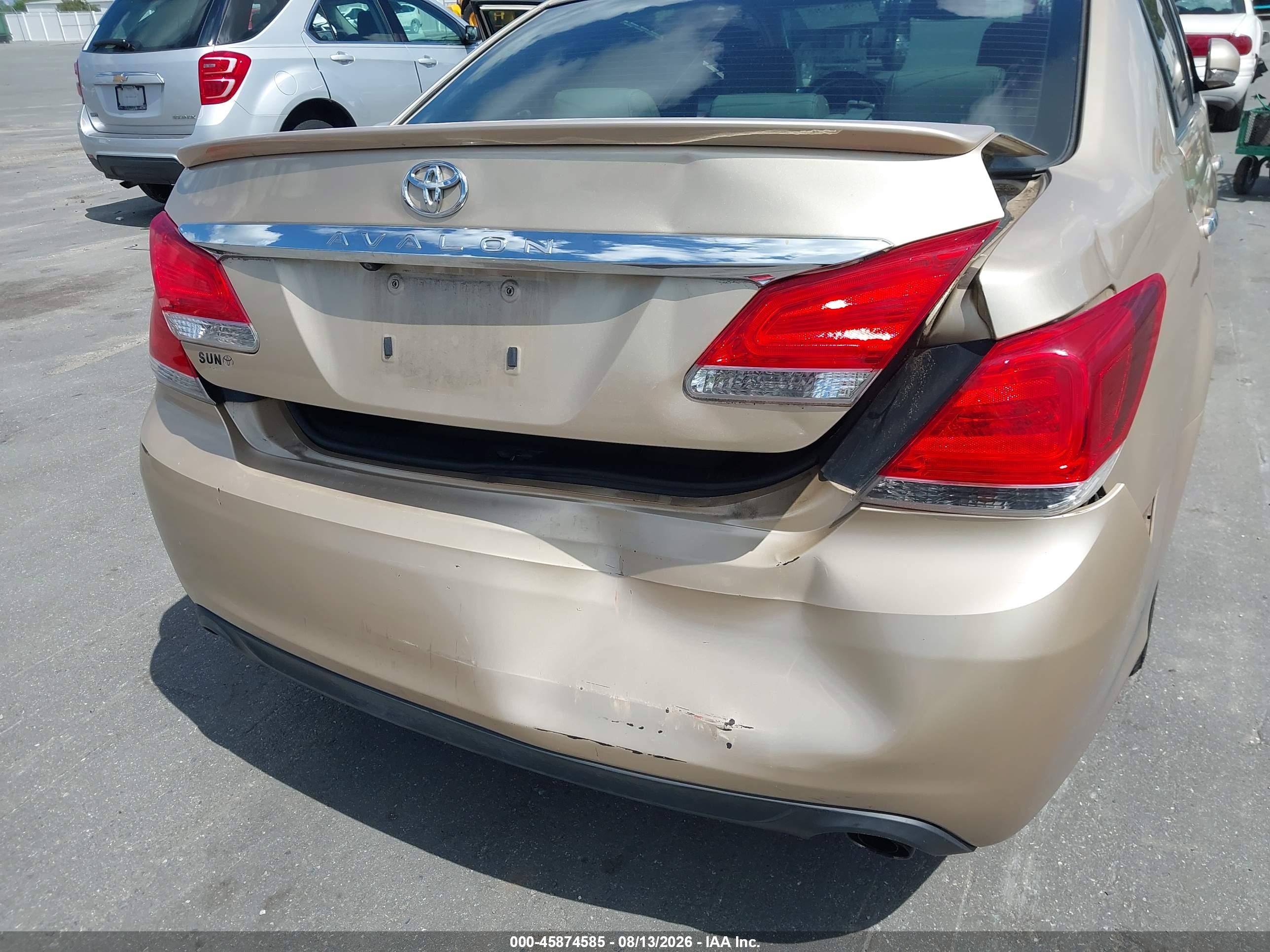 2011 Toyota Avalon Limited Золотой vin: 4T1BK3DB8BU376629