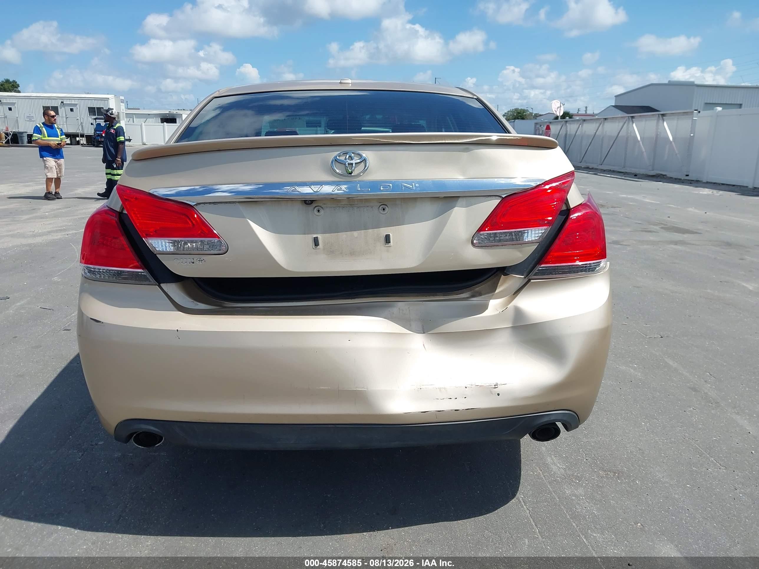 2011 Toyota Avalon Limited Золотой vin: 4T1BK3DB8BU376629