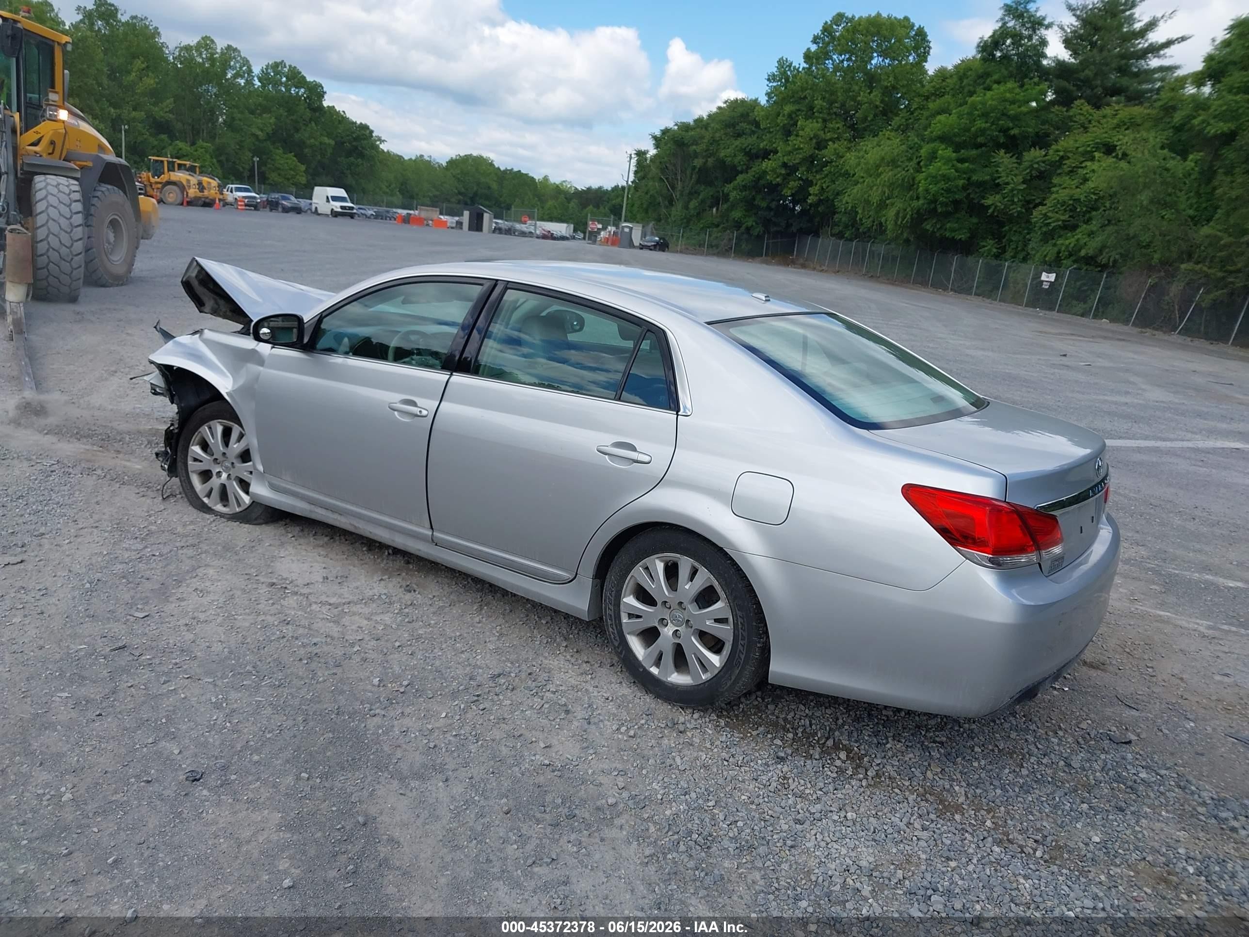 2011 Toyota Avalon   Silver vin: 4T1BK3DB8BU377134
