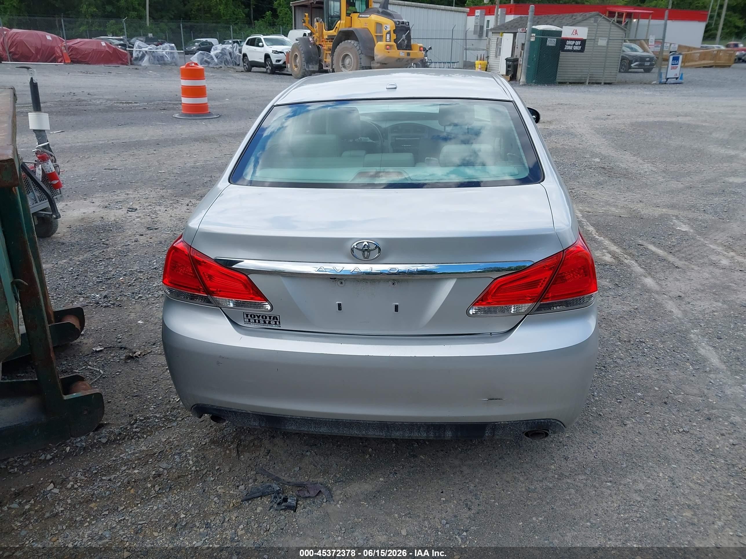 2011 Toyota Avalon   Silver vin: 4T1BK3DB8BU377134