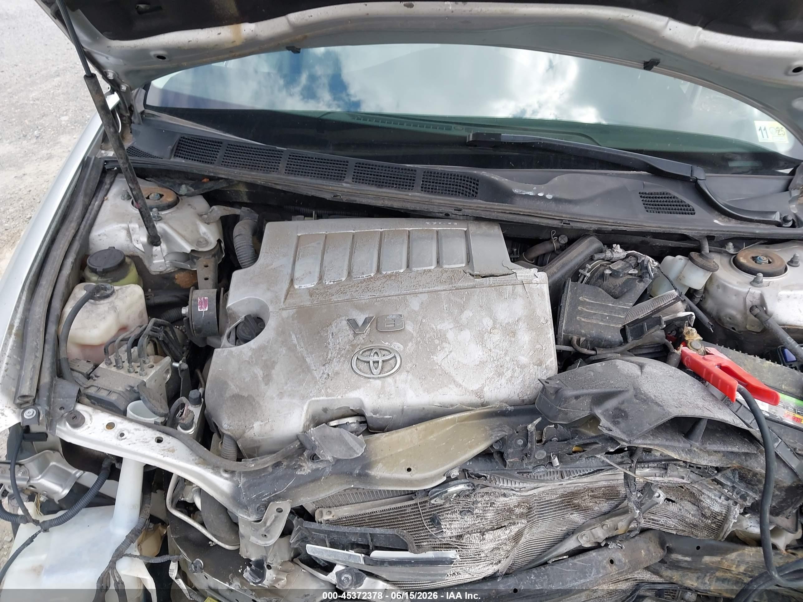 2011 Toyota Avalon   Silver vin: 4T1BK3DB8BU377134