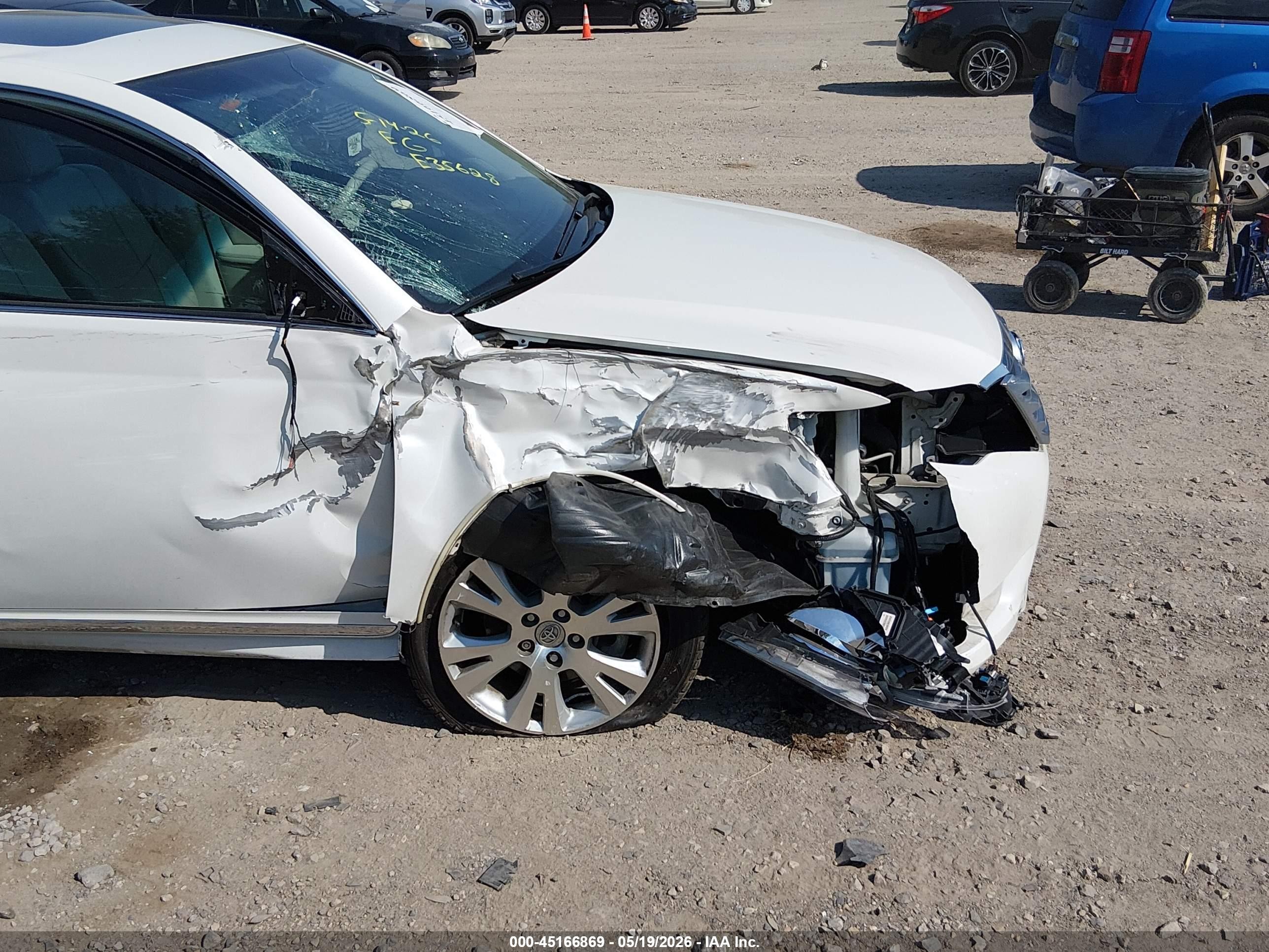 2011 Toyota Avalon   White vin: 4T1BK3DB8BU385993