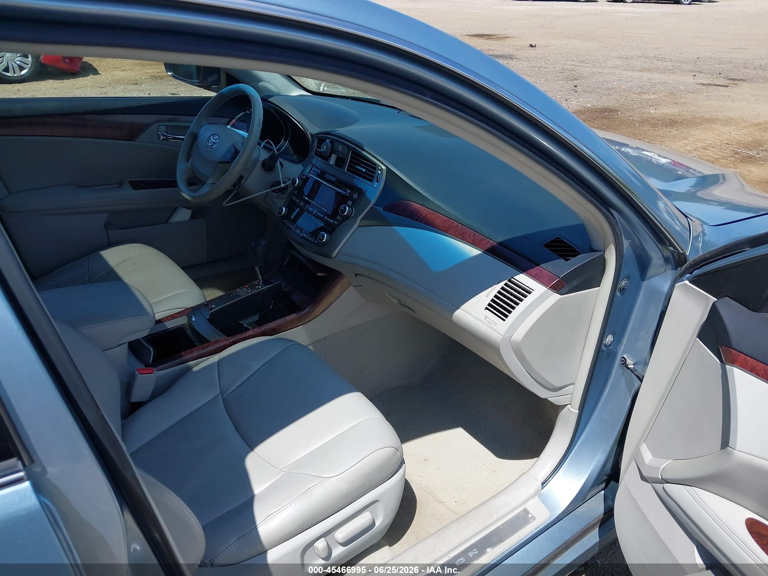 2011 Toyota Avalon   Blue vin: 4T1BK3DB8BU408723