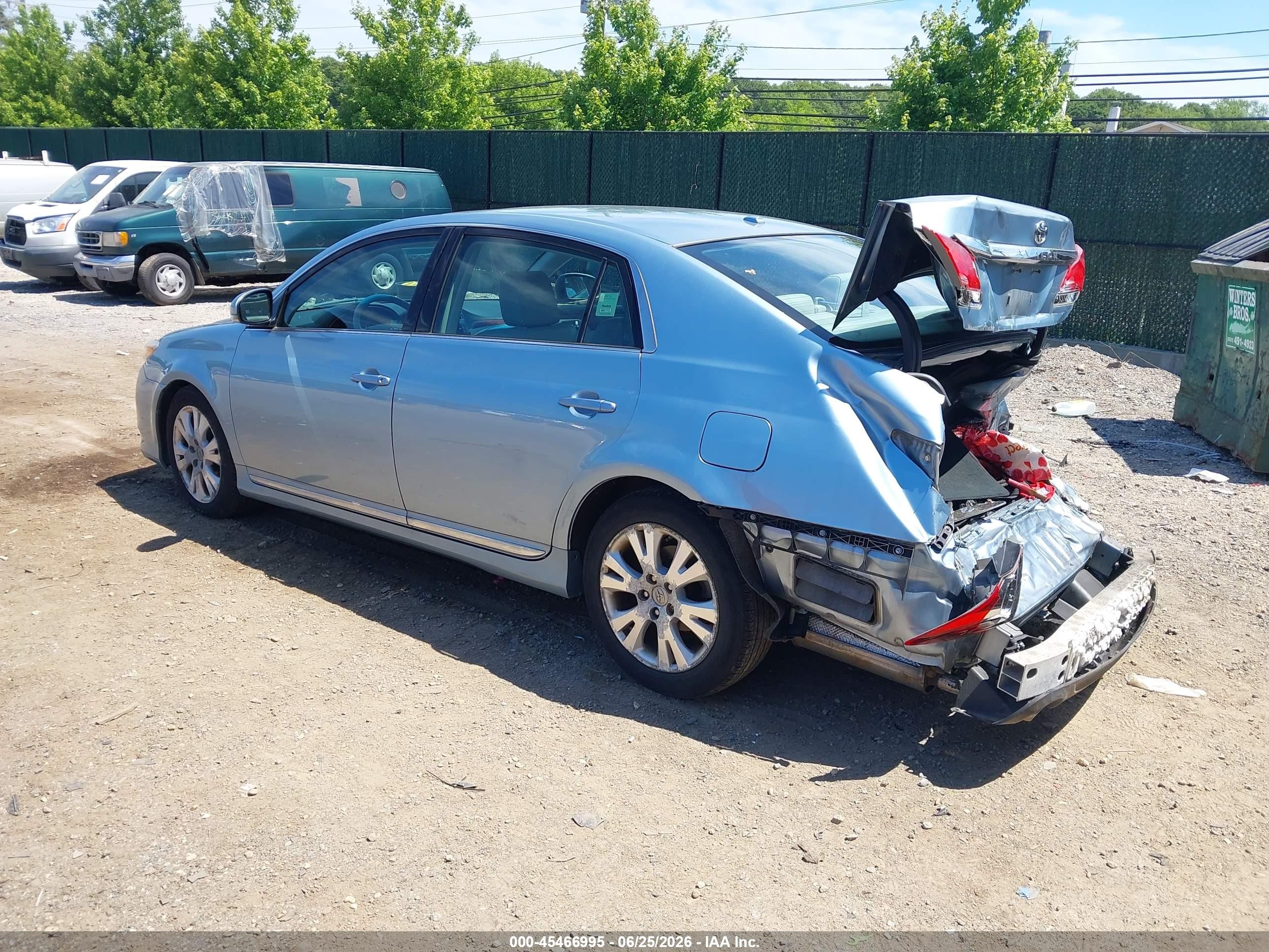 2011 Toyota Avalon   Blue vin: 4T1BK3DB8BU408723