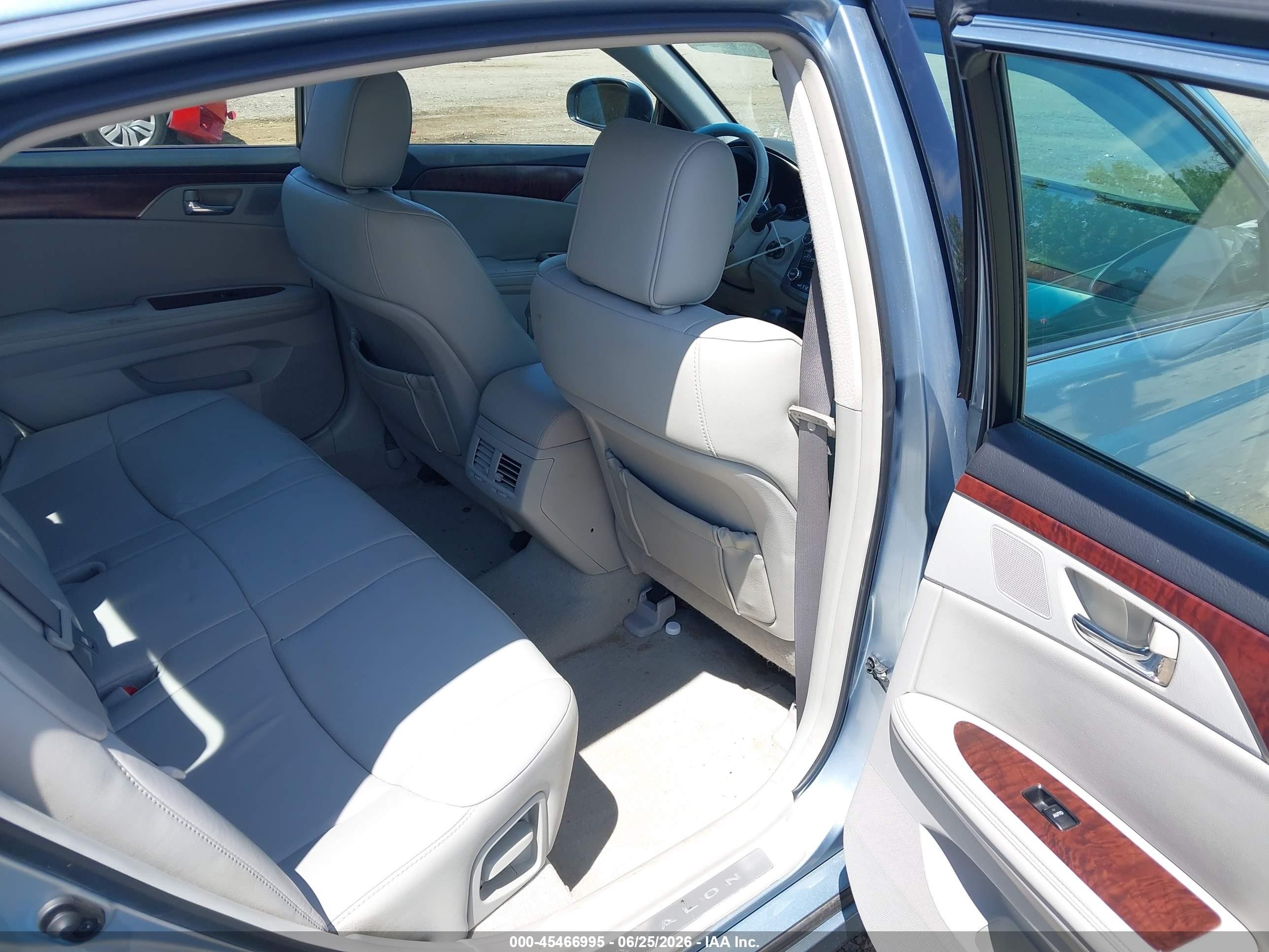 2011 Toyota Avalon   Blue vin: 4T1BK3DB8BU408723
