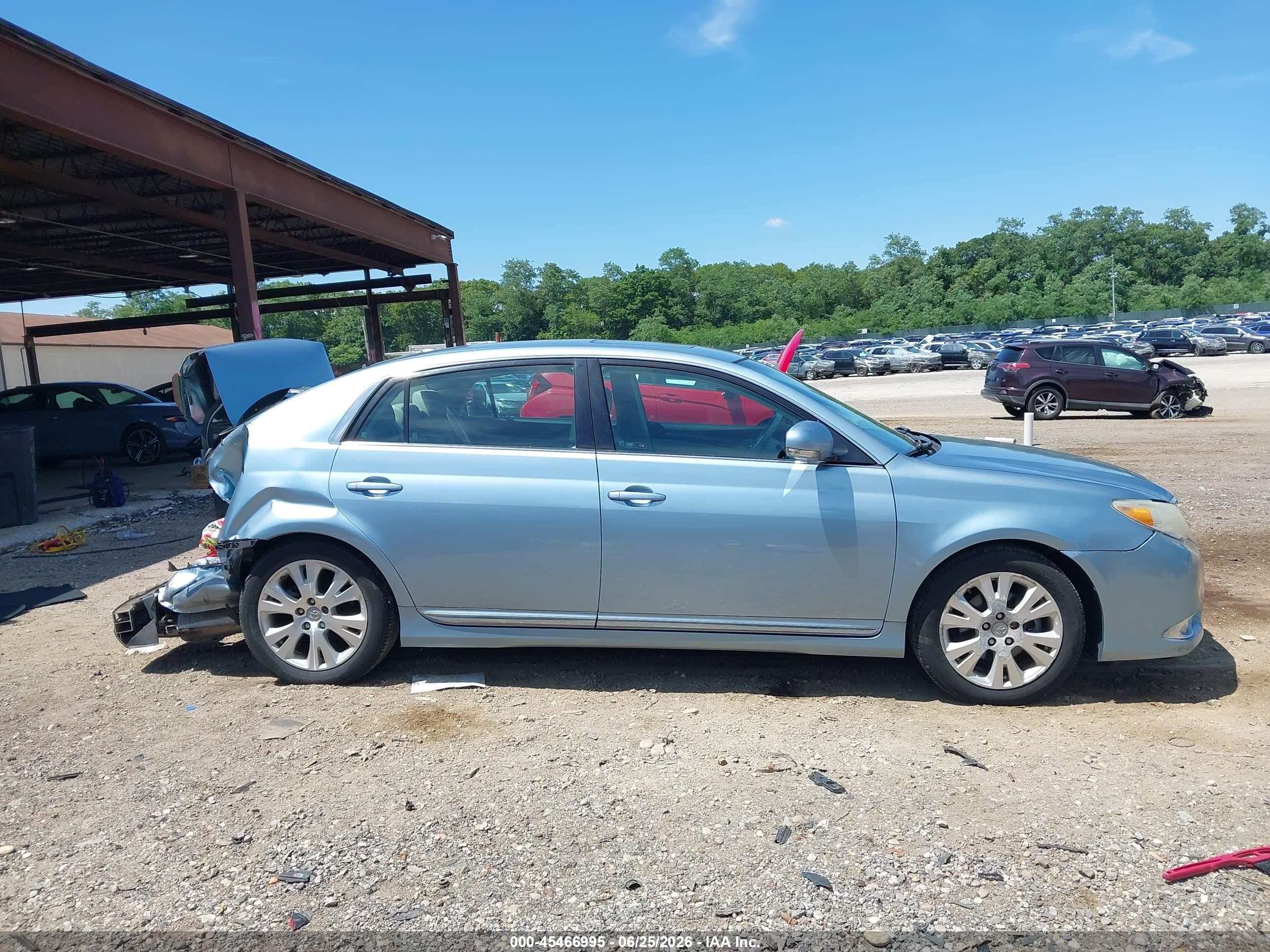 2011 Toyota Avalon   Blue vin: 4T1BK3DB8BU408723