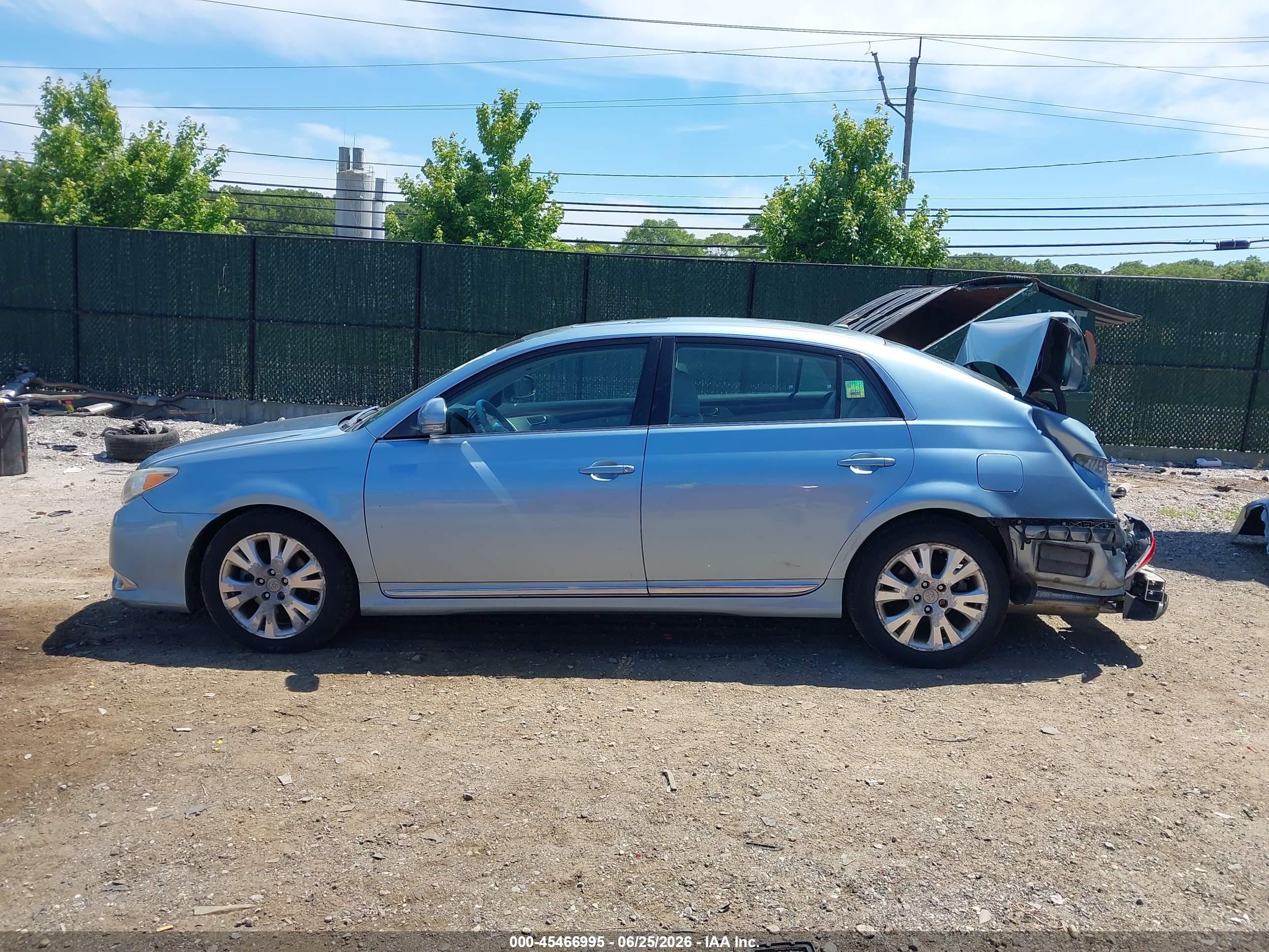 2011 Toyota Avalon   Blue vin: 4T1BK3DB8BU408723