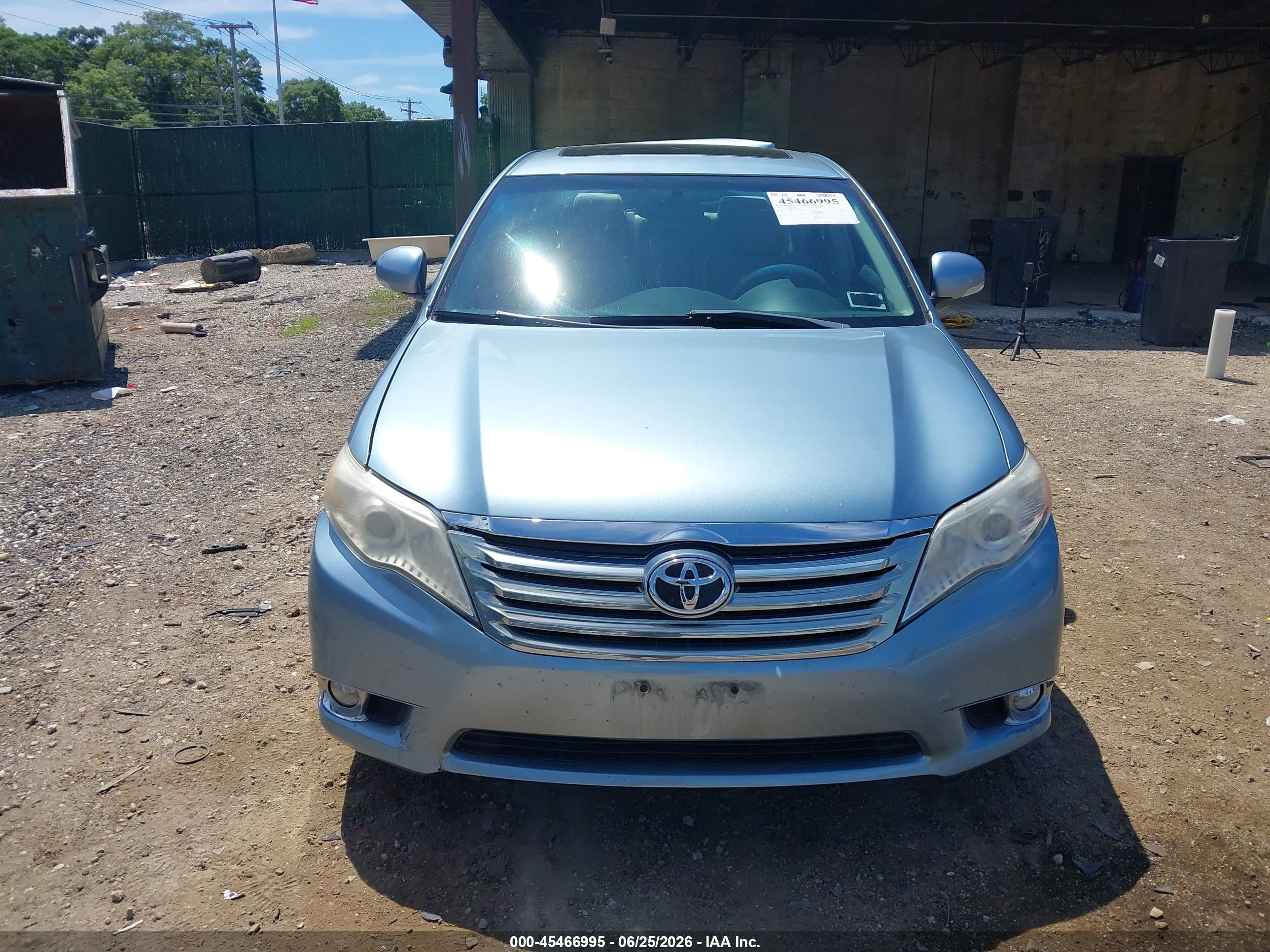 2011 Toyota Avalon   Blue vin: 4T1BK3DB8BU408723