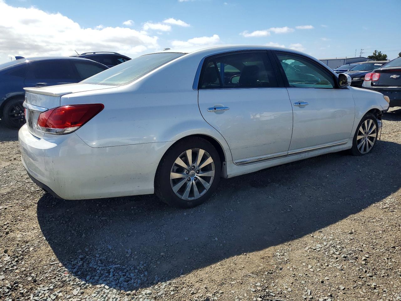 2011 Toyota Avalon Limited White vin: 4T1BK3DB8BU436098