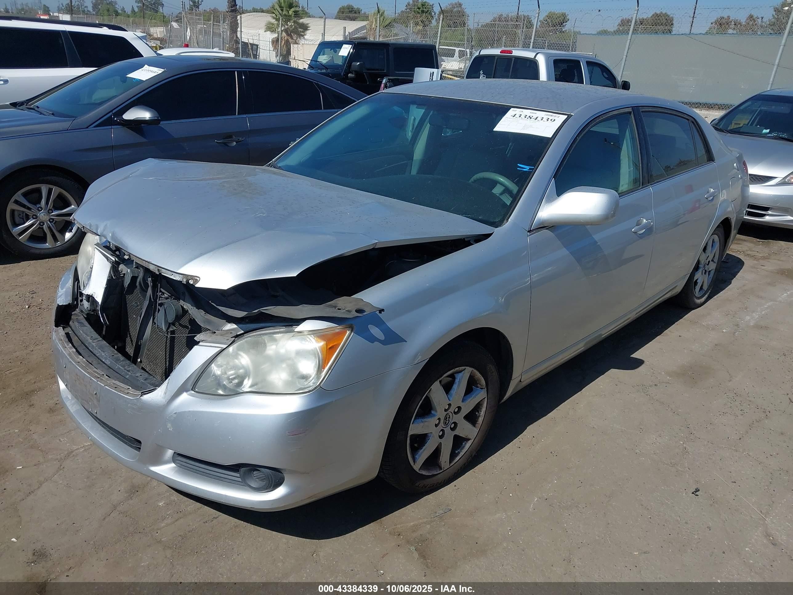2010 Toyota Avalon Xl Серебряный vin: 4T1BK3DB9AU369462