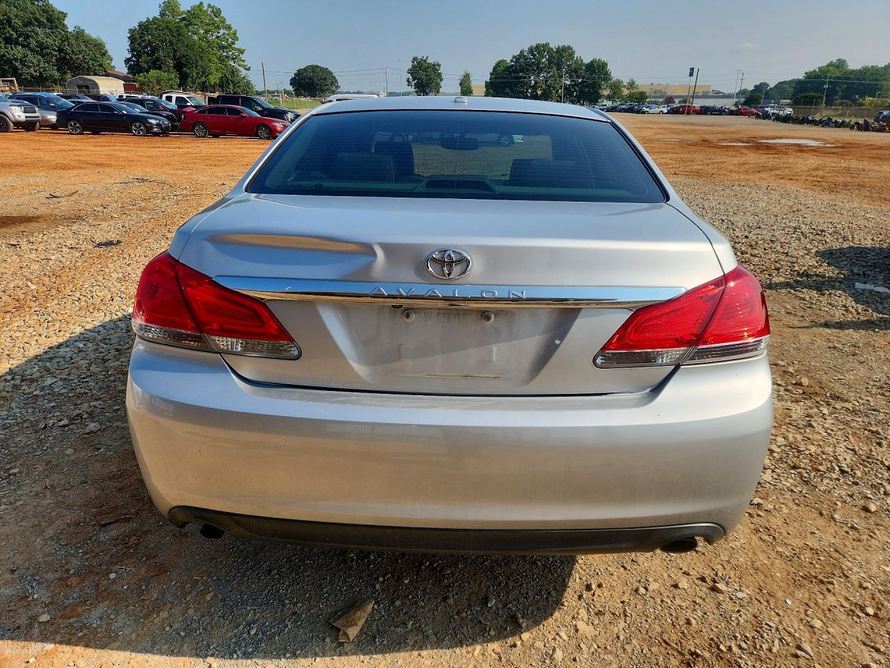 2011 Toyota Avalon Base Silver vin: 4T1BK3DB9BU371018