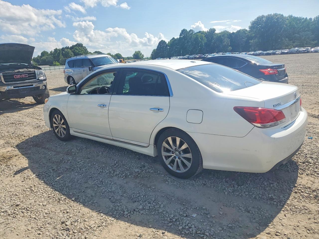 2011 Toyota Avalon White vin: 4T1BK3DB9BU371939