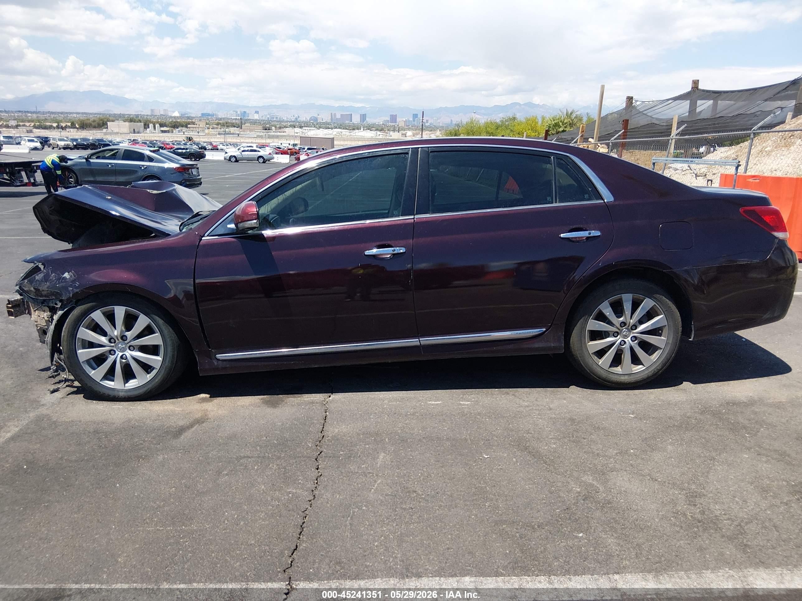 2011 Toyota Avalon Limited Burgundy vin: 4T1BK3DB9BU373738