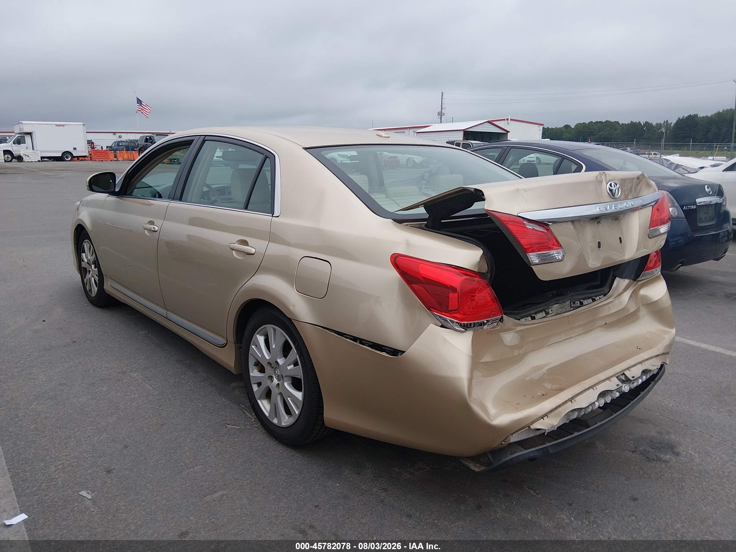 2011 Toyota Avalon   Champagne vin: 4T1BK3DB9BU378650