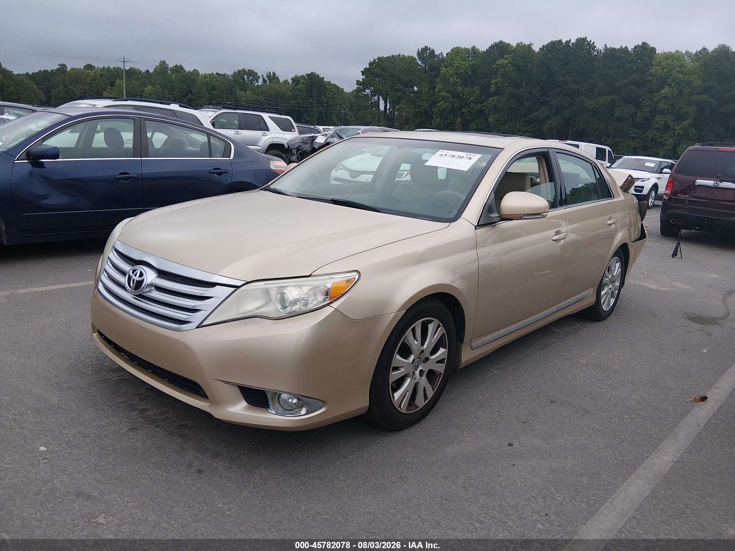 2011 Toyota Avalon   Champagne vin: 4T1BK3DB9BU378650