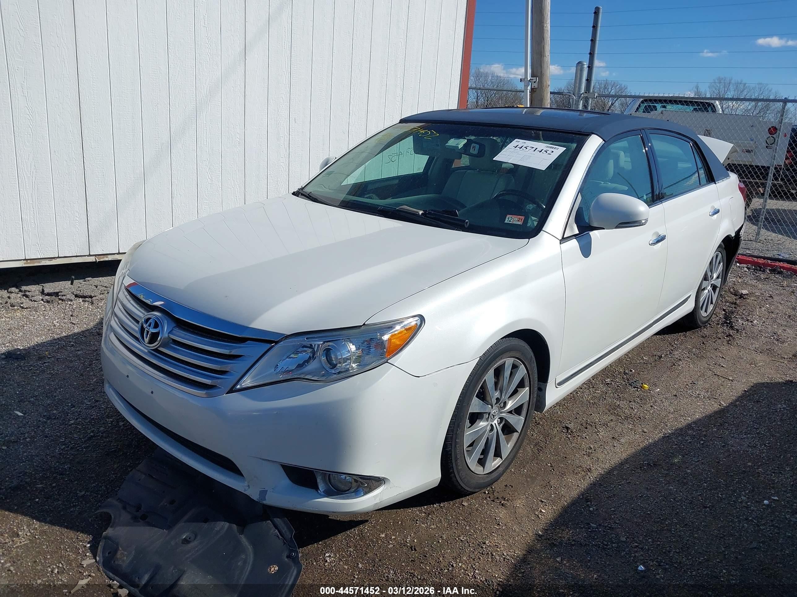 2011 Toyota Avalon Limited Белый vin: 4T1BK3DB9BU382262