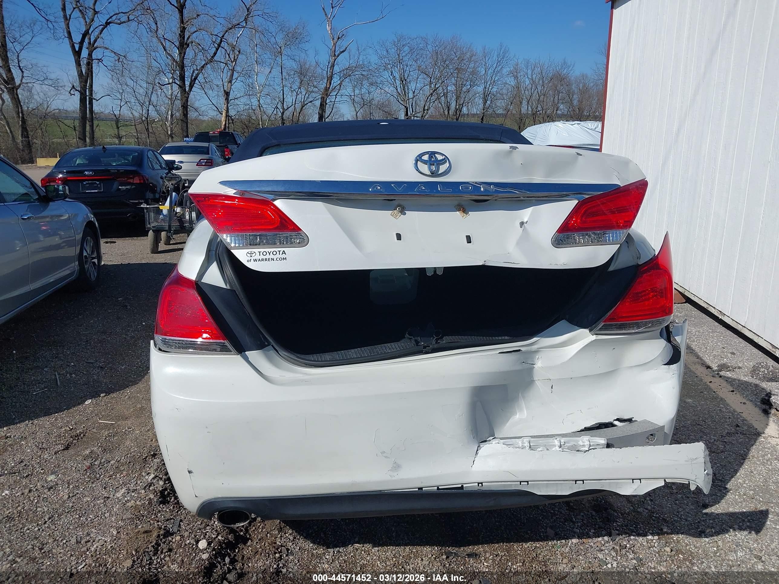 2011 Toyota Avalon Limited Белый vin: 4T1BK3DB9BU382262