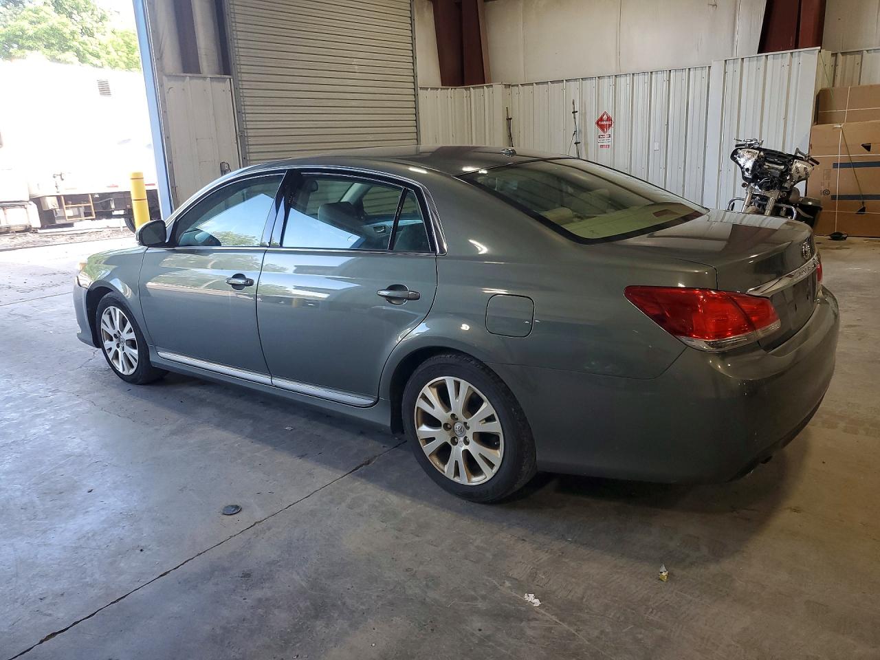 2011 Toyota Avalon Base Green vin: 4T1BK3DB9BU384092
