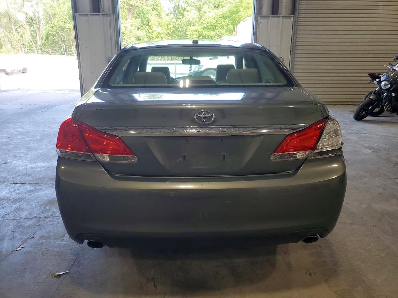 2011 Toyota Avalon Base Green vin: 4T1BK3DB9BU384092
