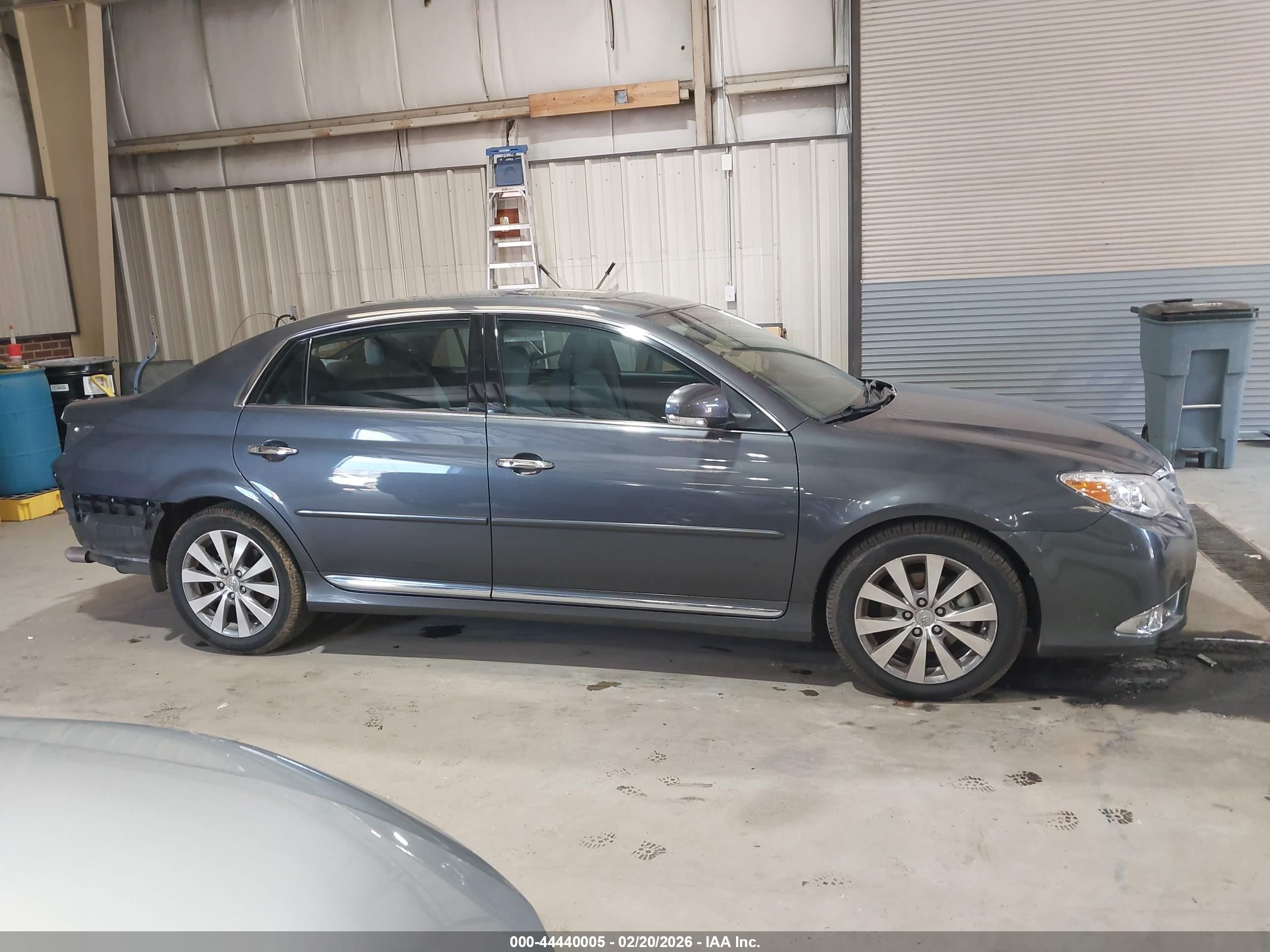 2011 Toyota Avalon Limited Silver vin: 4T1BK3DB9BU425871