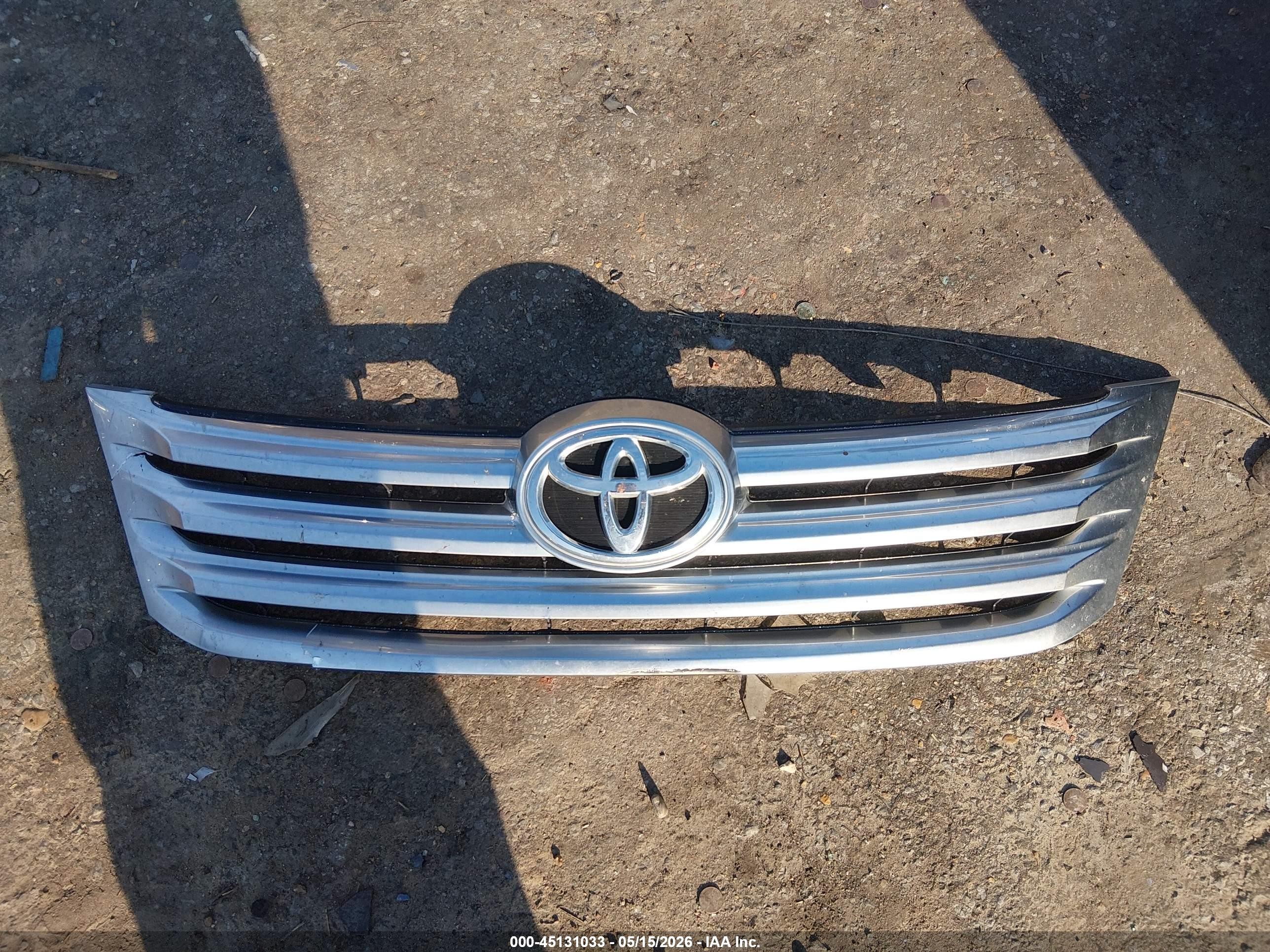 2011 Toyota Avalon   White vin: 4T1BK3DB9BU427801