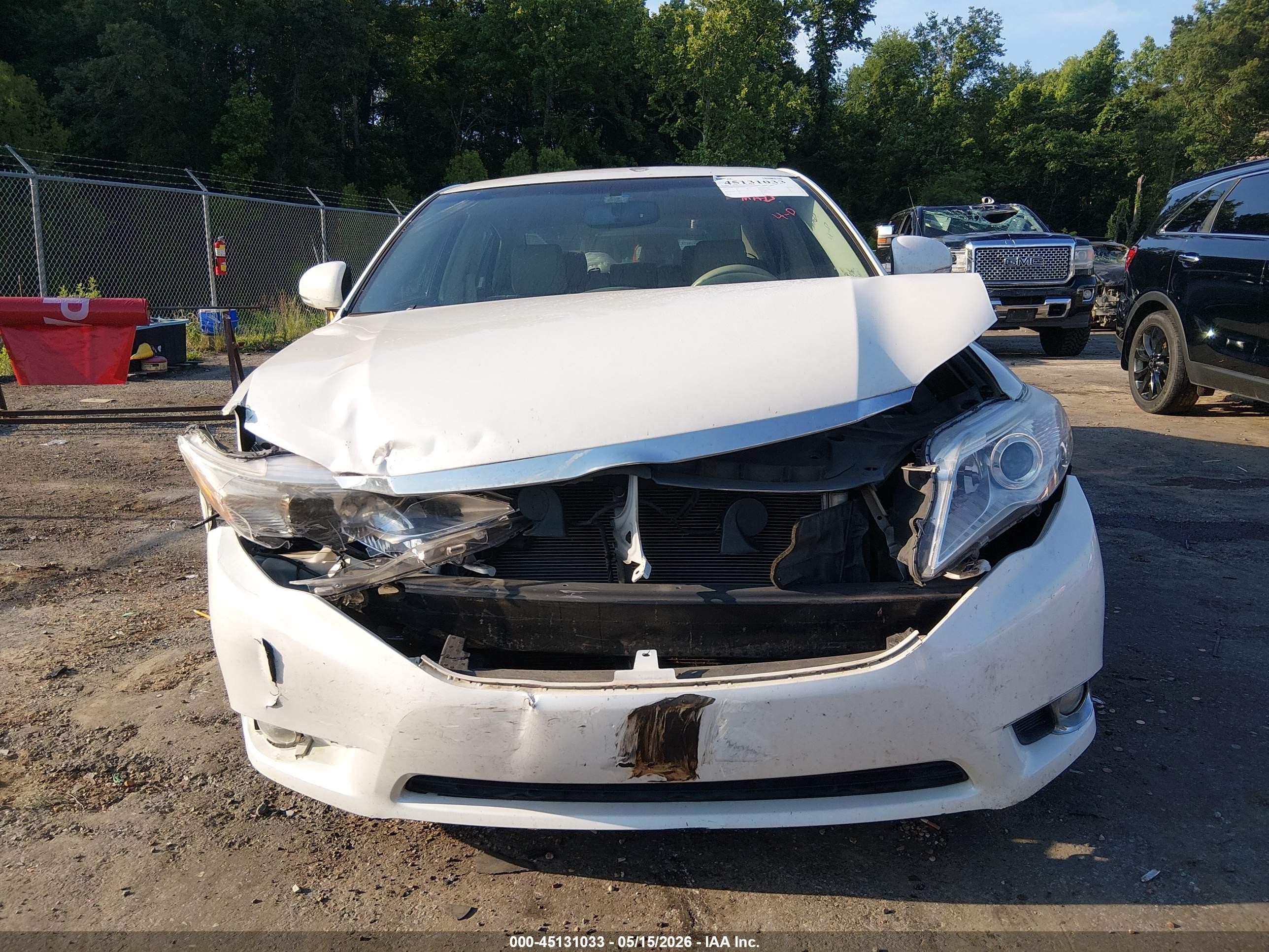 2011 Toyota Avalon   White vin: 4T1BK3DB9BU427801