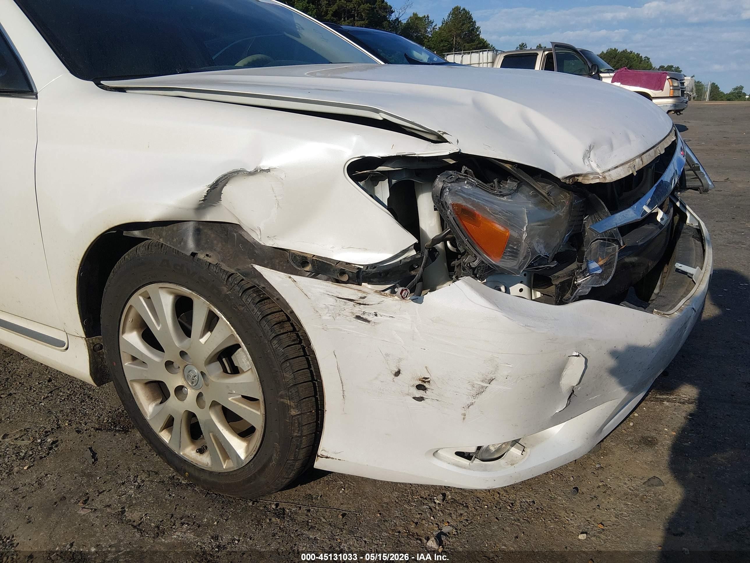 2011 Toyota Avalon   White vin: 4T1BK3DB9BU427801